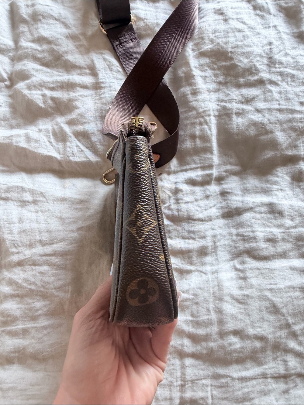 Authentic LV Monogram
Pochette - Picture 8 of 13